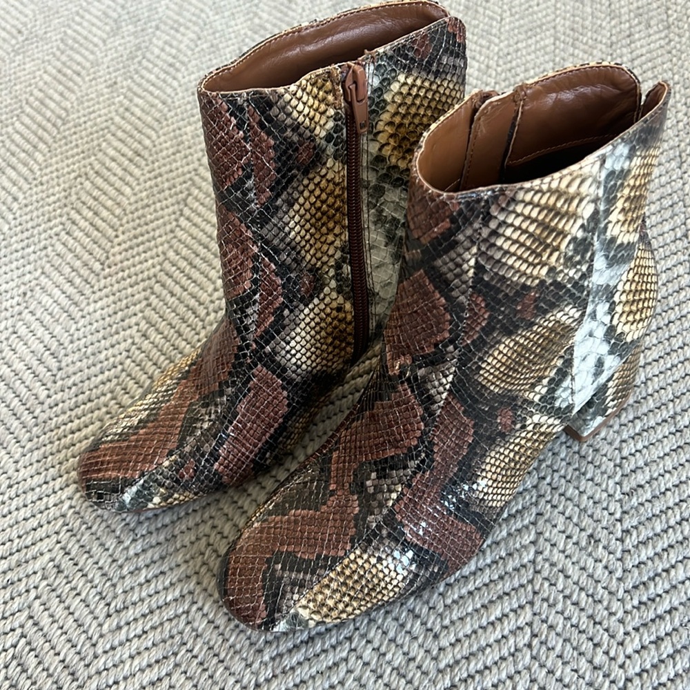 Chinese laundry snake boots